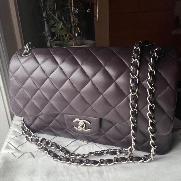 CHANEL 2020 QUILTED LAMBSKIN CLASSIC JUMBO DOUBLE FLAP BAG - EGGPLANT - Picture 1 of 11